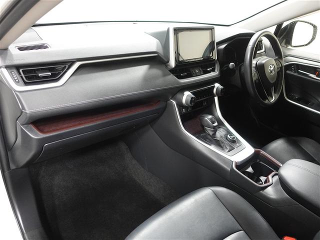 RAV4 ハイブリッドG サンルーフ 4WD フルセグ メモリーナビ DVD再生 ミュージックプレイヤー接続可 バックカメラ 衝突被害軽減システム ETC ドラレコ LEDヘッドランプ ワンオーナー 記録簿(9枚目)