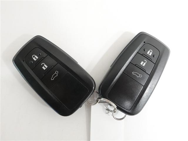 RAV4 ハイブリッドG サンルーフ 4WD フルセグ メモリーナビ DVD再生 ミュージックプレイヤー接続可 バックカメラ 衝突被害軽減システム ETC ドラレコ LEDヘッドランプ ワンオーナー 記録簿(18枚目)