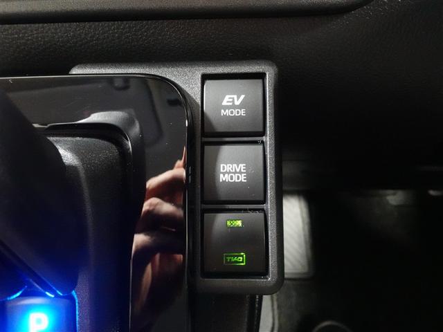 シエンタ ハイブリッドＺ　フルセグ　メモリーナビ　ミュージックプレイヤー接続可　バックカメラ　衝突被害軽減システム　ＥＴＣ　ドラレコ　両側電動スライド　ＬＥＤヘッドランプ　ウオークスルー　乗車定員７人　３列シート　ワンオーナー（29枚目）