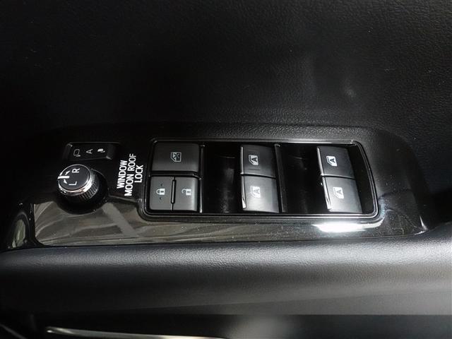 アルファード ２．５Ｓ　Ｃパッケージ　サンルーフ　フルセグ　メモリーナビ　ＤＶＤ再生　ミュージックプレイヤー接続可　後席モニター　バックカメラ　衝突被害軽減システム　ＥＴＣ　両側電動スライド　ＬＥＤヘッドランプ　乗車定員７人　３列シート（24枚目）