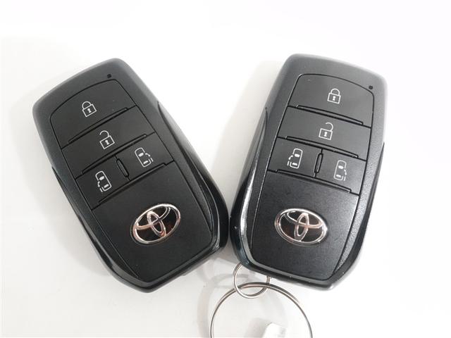 ノア ハイブリッドＳ－Ｇ　フルセグ　メモリーナビ　ＤＶＤ再生　ミュージックプレイヤー接続可　後席モニター　バックカメラ　衝突被害軽減システム　ＥＴＣ　両側電動スライド　ＬＥＤヘッドランプ　乗車定員７人　３列シート　ワンオーナー（18枚目）