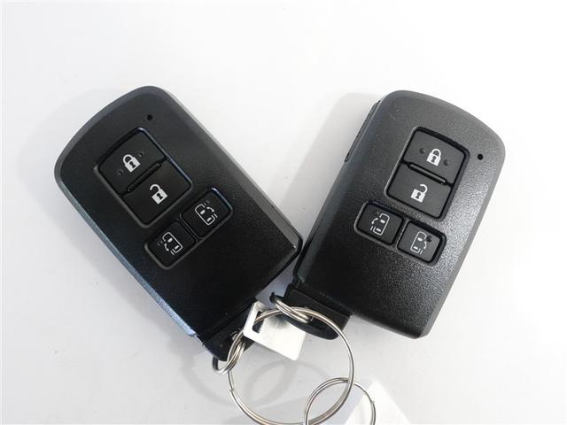 ヴォクシー ハイブリッドZS 煌III フルセグ メモリーナビ DVD再生 ミュージックプレイヤー接続可 後席モニター バックカメラ 衝突被害軽減システム ETC 両側電動スライド LEDヘッドランプ 乗車定員7人 3列シート ワンオーナー(18枚目)