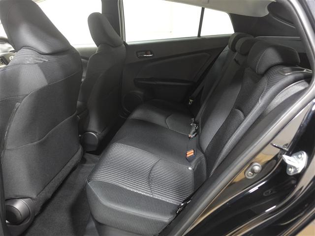 プリウス Ｓセーフティプラス　４ＷＤ　フルセグ　メモリーナビ　ＤＶＤ再生　ミュージックプレイヤー接続可　バックカメラ　衝突被害軽減システム　ＥＴＣ　ドラレコ　ＬＥＤヘッドランプ　ワンオーナー　記録簿（7枚目）