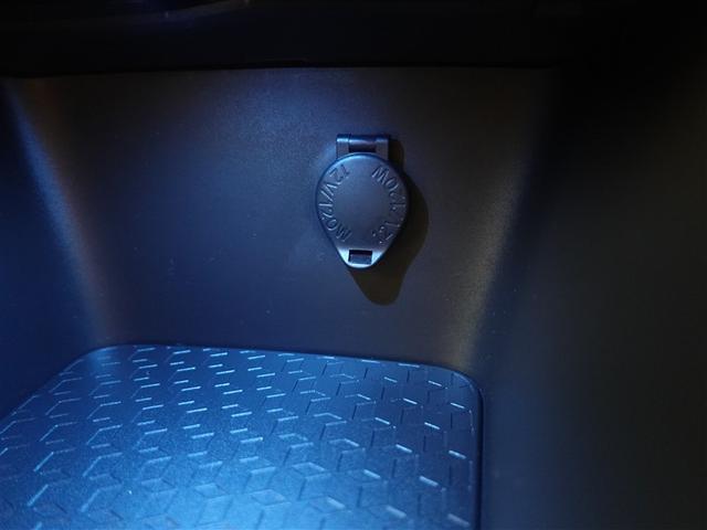 ヤリス Ｚ　メモリーナビ　ＤＶＤ再生　ミュージックプレイヤー接続可　バックカメラ　衝突被害軽減システム　ＥＴＣ　ドラレコ　ＬＥＤヘッドランプ　記録簿（27枚目）