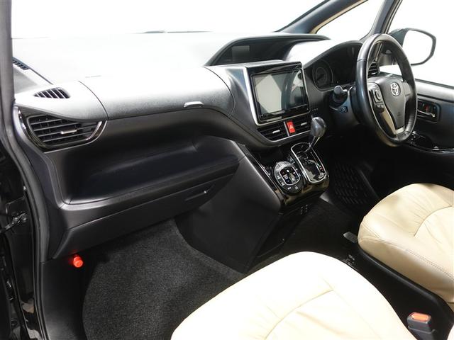 ノア Ｇ　４ＷＤ　フルセグ　メモリーナビ　ＤＶＤ再生　ミュージックプレイヤー接続可　バックカメラ　衝突被害軽減システム　ＥＴＣ　両側電動スライド　ＬＥＤヘッドランプ　ウオークスルー　乗車定員７人　３列シート（10枚目）