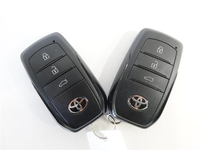 クラウンクロスオーバー Ｇアドバンスド・レザーパッケージ　革シート　４ＷＤ　フルセグ　ミュージックプレイヤー接続可　バックカメラ　衝突被害軽減システム　ＥＴＣ　ドラレコ　ＬＥＤヘッドランプ　ワンオーナー　記録簿（18枚目）