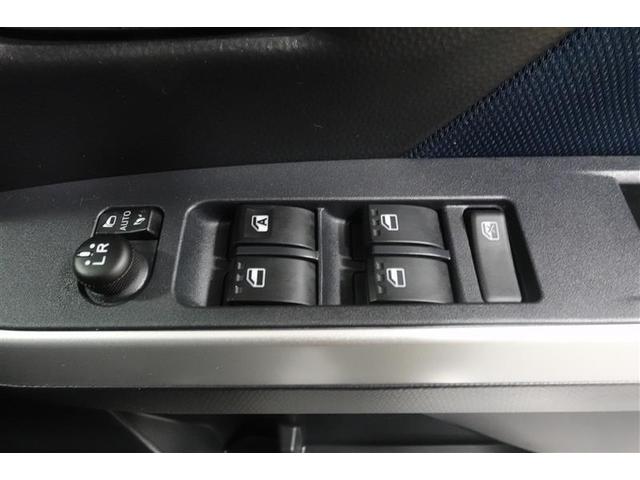 パワーウインドウもしっかり完備しています。ウインドウロックをかければお子様にも安心です。 14