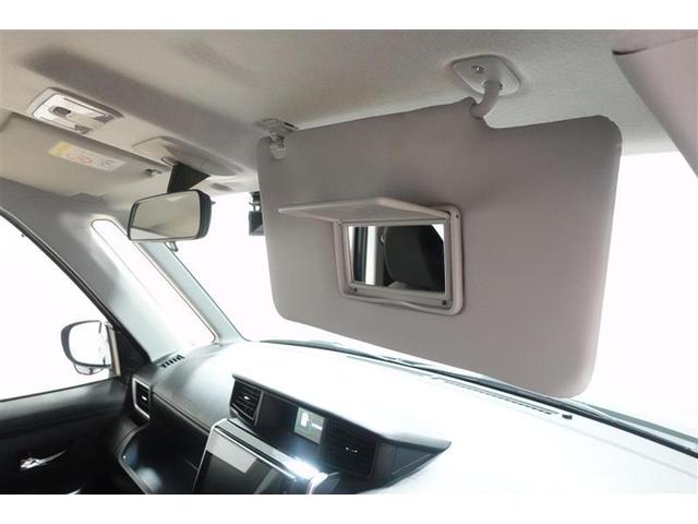 ちょっとした身だしなみを整えるときに便利なサンバイザーの裏のバニティーミラー！！ 27