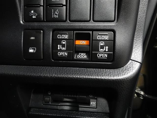 ヴォクシー ＺＳ　煌ＩＩＩ　フルセグ　メモリーナビ　ＤＶＤ再生　ミュージックプレイヤー接続可　後席モニター　バックカメラ　衝突被害軽減システム　ＥＴＣ　ドラレコ　両側電動スライド　ＬＥＤヘッドランプ　ウオークスルー　乗車定員７人（16枚目）