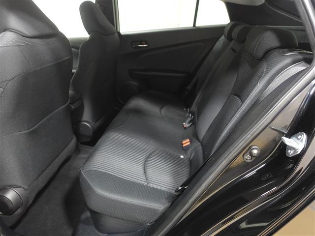 プリウス Sセーフティプラス フルセグ メモリーナビ DVD再生 ミュージックプレイヤー接続可 バックカメラ 衝突被害軽減システム ETC LEDヘッドランプ ワンオーナー 記録簿(7枚目)