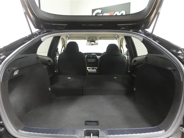 プリウス Sセーフティプラス フルセグ メモリーナビ DVD再生 ミュージックプレイヤー接続可 バックカメラ 衝突被害軽減システム ETC LEDヘッドランプ ワンオーナー 記録簿(22枚目)