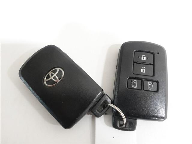 ノア Ｓｉ　ダブルバイビー　フルセグ　メモリーナビ　ＤＶＤ再生　ミュージックプレイヤー接続可　後席モニター　バックカメラ　衝突被害軽減システム　ＥＴＣ　ドラレコ　両側電動スライド　ＬＥＤヘッドランプ　ウオークスルー　乗車定員７人（18枚目）