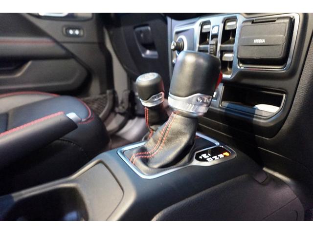 ジープ・ラングラーアンリミテッド ルビコン　スティングレー　純正ナビ＆フルセグＴＶ　バックカメラ　黒本革シート　ＬＥＤヘッドライト　アルパインスピーカー　純正アルミ＆ＢＦグッドリッチタイヤ　ＥＴＣ（27枚目）