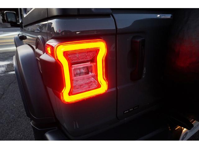 ジープ・ラングラーアンリミテッド ルビコン　スティングレー　純正ナビ＆フルセグＴＶ　バックカメラ　黒本革シート　ＬＥＤヘッドライト　アルパインスピーカー　純正アルミ＆ＢＦグッドリッチタイヤ　ＥＴＣ（42枚目）