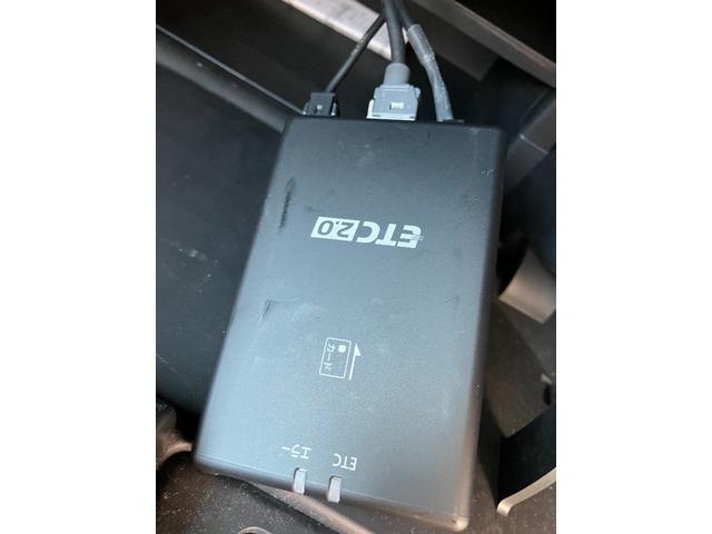 ノート ｅ－パワー　メダリスト　純正ナビ　アラウンドビューモニター　ＥＴＣ　Ｂｌｕｅｔｏｏｔｈ接続　ＬＥＤライト　フルセグＴＶ　ドライブレコーダー　デジタルインナーミラー　１５インチアルミホイール　コーナーセンサー　スマートキー（14枚目）