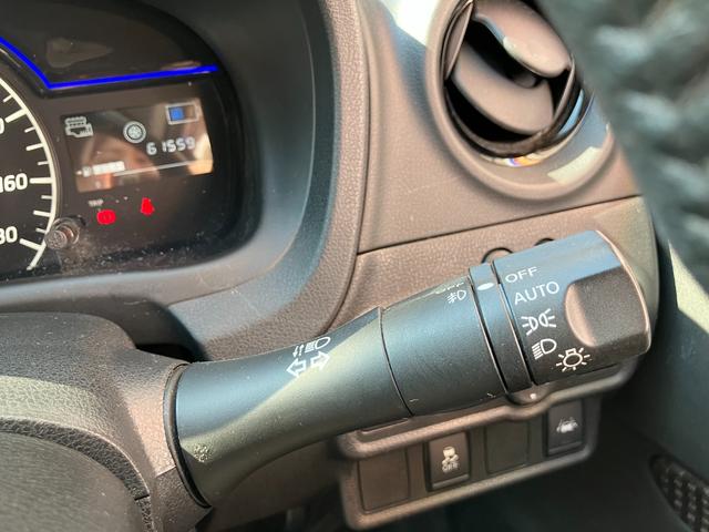 ノート ｅ－パワー　メダリスト　純正ナビ　アラウンドビューモニター　ＥＴＣ　Ｂｌｕｅｔｏｏｔｈ接続　ＬＥＤライト　フルセグＴＶ　ドライブレコーダー　デジタルインナーミラー　１５インチアルミホイール　コーナーセンサー　スマートキー（19枚目）