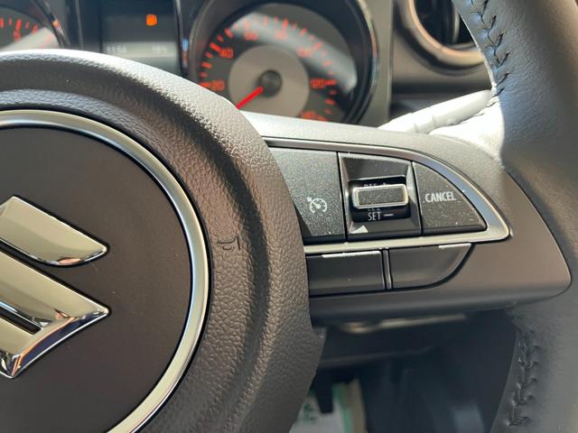 ジムニー XC 届出済み未使用車 純正8インチナビ16インチアルミホイール Bluetooth 横滑り防止装置 アイドリングストップ レーンキープアシスト シートヒーター ヒルディセントコントロール  LEDライト(17枚目)