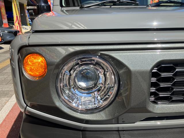 ジムニー XC 届出済み未使用車 純正8インチナビ16インチアルミホイール Bluetooth 横滑り防止装置 アイドリングストップ レーンキープアシスト シートヒーター ヒルディセントコントロール  LEDライト(24枚目)