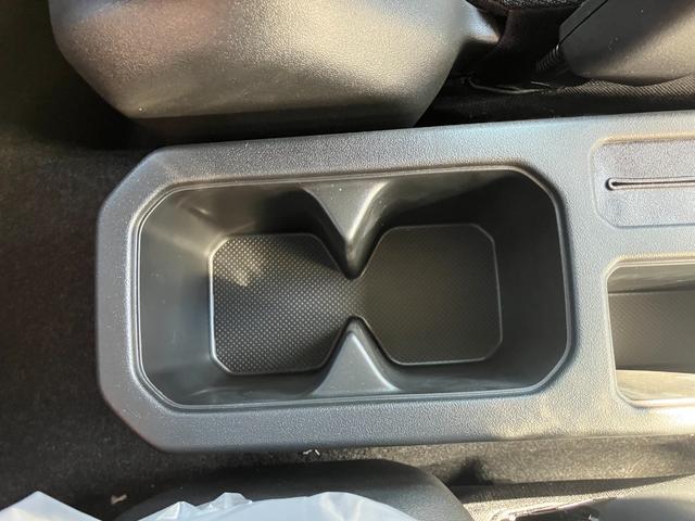 ジムニー XC 届出済み未使用車 純正8インチナビ16インチアルミホイール Bluetooth 横滑り防止装置 アイドリングストップ レーンキープアシスト シートヒーター ヒルディセントコントロール  LEDライト(26枚目)