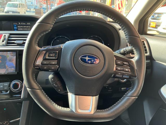 革巻ステアリング　グリップ力も上がりまた、見た目もお洒落で高級感を演出します！！意外に無い車が多いですが、個人的にはオススメの装備です！！