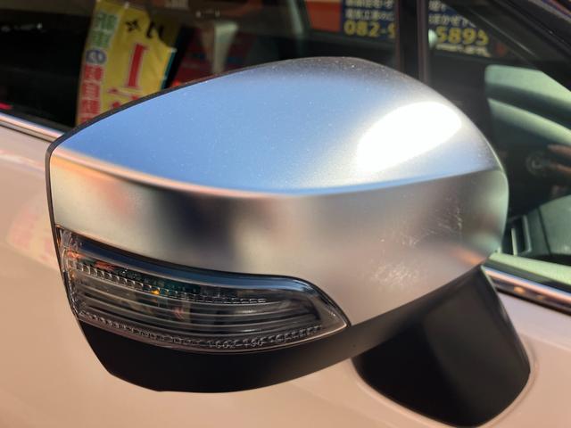 ウインカーミラー　視認性ウインカー付きミラー！ちょっとした事ですがウインカーを相手にしっかり見せれることで防衛運転もバッチリ！デザインと機能を両立させた今ではなくてはならない装備です！！