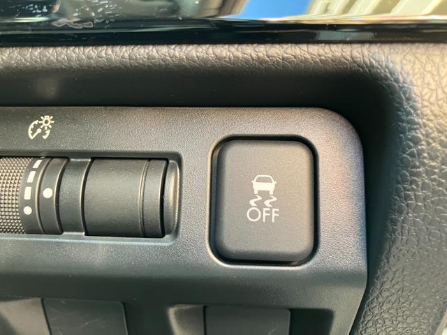 横滑り防止機能付き！突然の路面状況の変化や危険回避のために急激なステアリング操作をした場合などに自動車の車両姿勢が乱れた際、万が一の事態をなし得る限り回避するためにドライバーの運転操作を安心サポート！