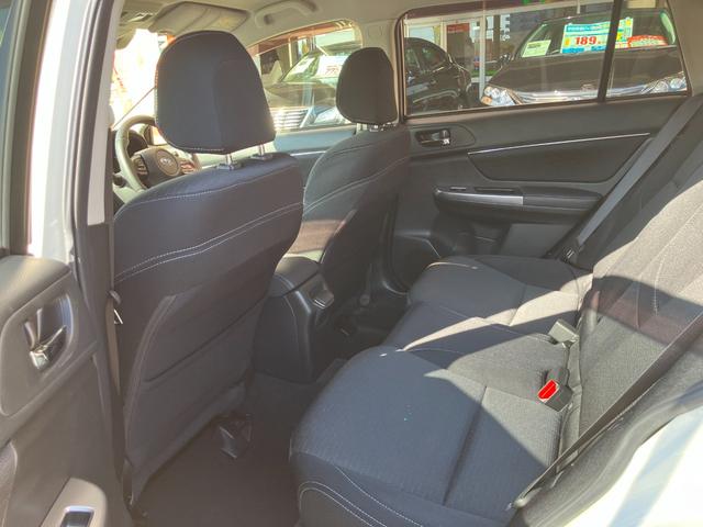 リアシートを倒さなくても十分なスペースあります★