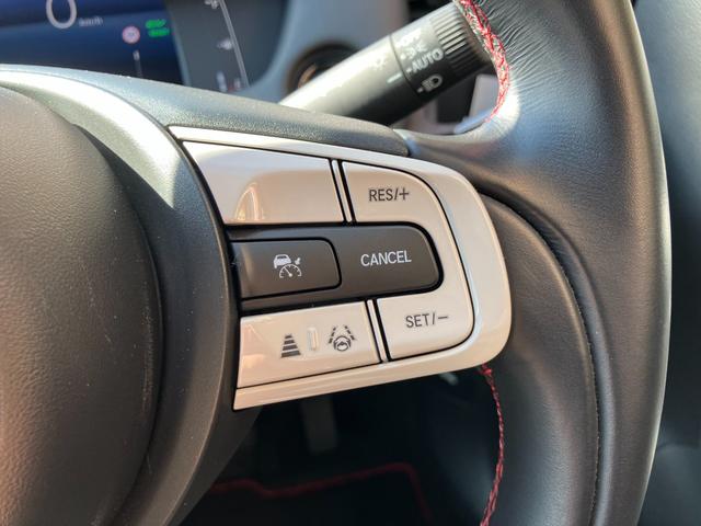 フィット e:HEVホーム 20周年特別仕様車 カーサ 純正9インチナビ 360度カメラ ETC 前後ドライブレコーダー Bluetooth接続 フルセグTV コーナーセンサー シートヒーター アダクティブクルーズコントロール 16インチアルミホイール(17枚目)