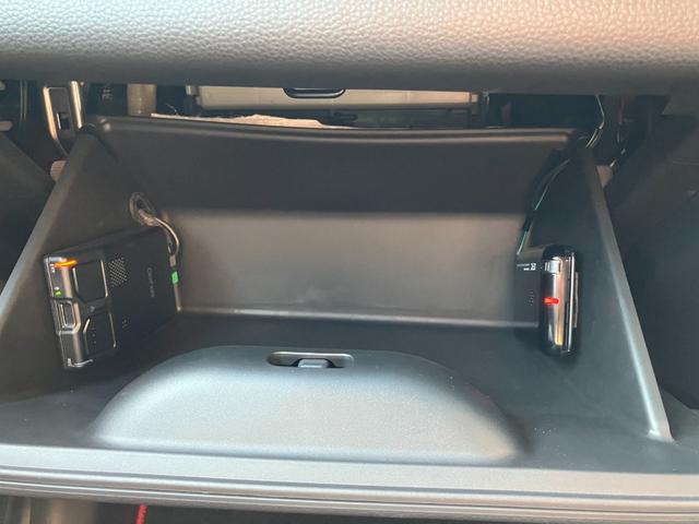 フィット e:HEVホーム 20周年特別仕様車 カーサ 純正9インチナビ 360度カメラ ETC 前後ドライブレコーダー Bluetooth接続 フルセグTV コーナーセンサー シートヒーター アダクティブクルーズコントロール 16インチアルミホイール(29枚目)