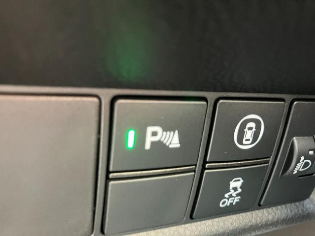 フィット e:HEVホーム 20周年特別仕様車 カーサ 純正9インチナビ 360度カメラ ETC 前後ドライブレコーダー Bluetooth接続 フルセグTV コーナーセンサー シートヒーター アダクティブクルーズコントロール 16インチアルミホイール(34枚目)