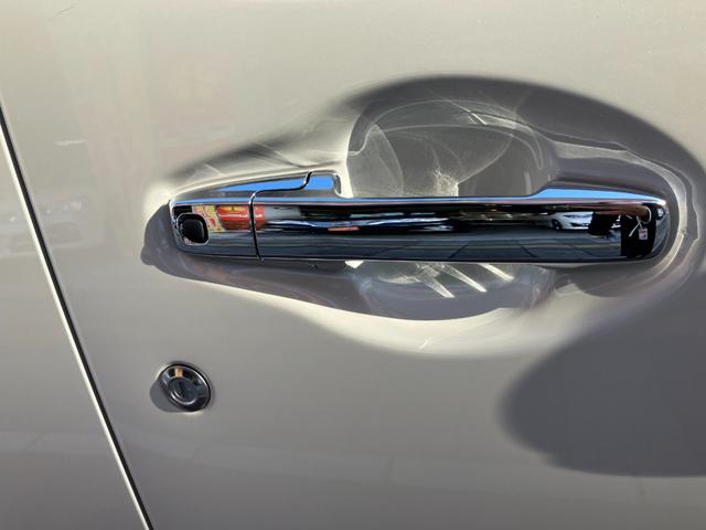 ワゴンＲカスタムＺ ハイブリッドＺＸ　ＵＰグレードパッケージ全方位カメラ　届出済み未使用車　全方位カメラパッケージ　ＬＥＤライト　コーナーセンサー　レーンキープアシスト　横滑り防止装置　アルミホイール　アダクティブクルーズコントロール（9枚目）