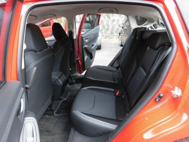 インプレッサスポーツ ２．０ｉ－Ｓアイサイト　４ＷＤ　全国ロング保証付　衝突被害軽減システム　純正８インチナビ　フルセグＴＶ　バックカメラ　Ｂｌｕｅｔｏｏｔｈ　アダプティブクルーズコントロール　電動シート　ＳＩドライブ　ＥＴＣ　禁煙車（11枚目）