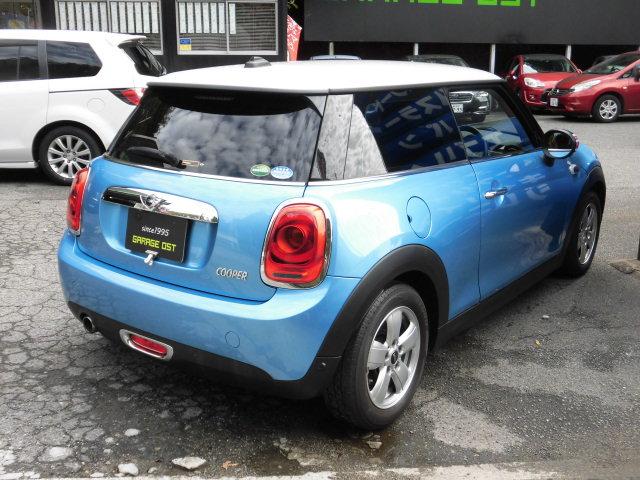 MINI クーパー ペッパーパッケージ F56モデル 第3世代 ターボ 純正ナビ Bluetooth バックカメラ コーナーセンサー 横滑り防止装置 MTモード ETC 15インチアルミホイール キーレス 禁煙車(4枚目)