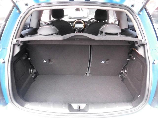 MINI クーパー ペッパーパッケージ F56モデル 第3世代 ターボ 純正ナビ Bluetooth バックカメラ コーナーセンサー 横滑り防止装置 MTモード ETC 15インチアルミホイール キーレス 禁煙車(13枚目)