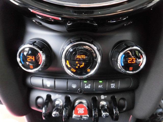 MINI クーパー ペッパーパッケージ F56モデル 第3世代 ターボ 純正ナビ Bluetooth バックカメラ コーナーセンサー 横滑り防止装置 MTモード ETC 15インチアルミホイール キーレス 禁煙車(22枚目)