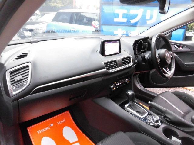 アクセラスポーツ １５ＸＤ　プロアクティブ　セーフティクルーズパッケージ　全国ロング保証付　後期モデル　衝突被害軽減システム　マツダコネクトナビ　フルセグＴＶ　Ｂｌｕｅｔｏｏｔｈ　バックカメラ　アダプティブクルーズコントロール　ＥＴＣ　禁煙車（6枚目）