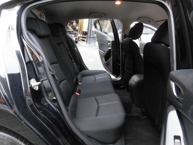 アクセラスポーツ １５ＸＤ　プロアクティブ　セーフティクルーズパッケージ　全国ロング保証付　後期モデル　衝突被害軽減システム　マツダコネクトナビ　フルセグＴＶ　Ｂｌｕｅｔｏｏｔｈ　バックカメラ　アダプティブクルーズコントロール　ＥＴＣ　禁煙車（12枚目）