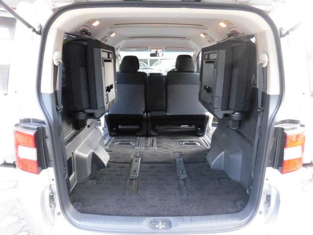 デリカD:5 G パワーパッケージ 4WD 全国ロング保証付 両側電動スライドドア クルーズコントロール パドルシフト オートライト ETC スマートキー2個付 HIDヘッドライト 18インチアルミホイール(16枚目)