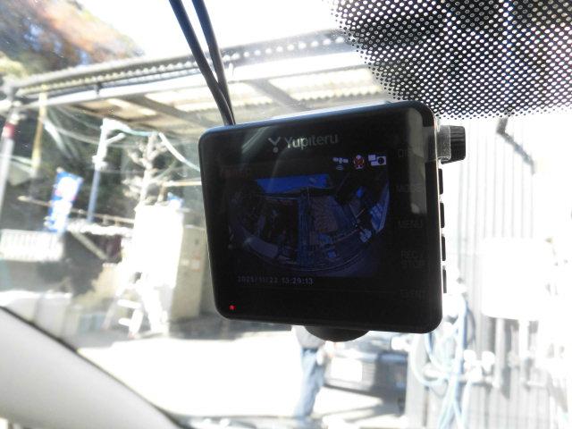 プレマシー ２０Ｓ　プレステージスタイルＩＩ　両側電動スライドドア　ハーフレザーシート　ナビ　フルセグＴＶ　Ｂｌｕｅｔｏｏｔｈ　ＤＶＤ再生　ミュージックサーバー　フリップダウンモニター　前後ドライレコーダー　ＥＴＣ　スマートキー　禁煙車（13枚目）