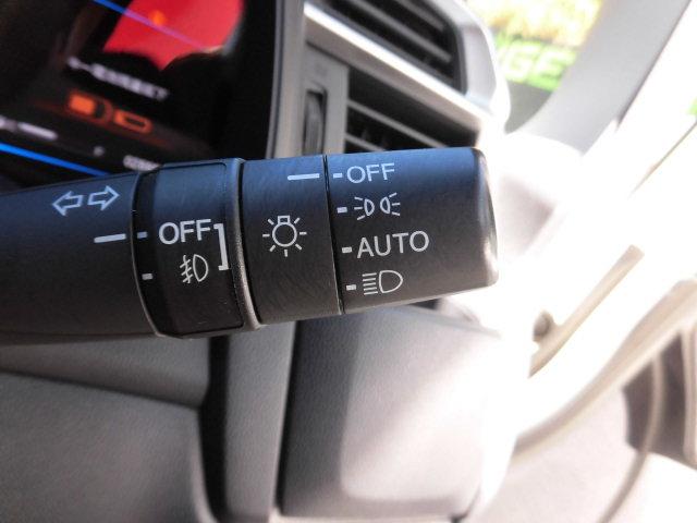 フィットハイブリッド Ｌパッケージ　ハーフレザーシート　純正ナビ　地デジＴＶ　Ｂｌｕｅｔｏｏｔｈ　ＤＶＤ再生　バックカメラ　ステアリングリモコン　クルーズコントロール　オートライト　オートエアコン　スマートキー　ＥＴＣ　禁煙車（19枚目）