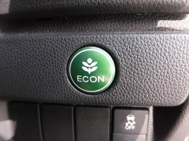 フィットハイブリッド Ｌパッケージ　ハーフレザーシート　純正ナビ　地デジＴＶ　Ｂｌｕｅｔｏｏｔｈ　ＤＶＤ再生　バックカメラ　ステアリングリモコン　クルーズコントロール　オートライト　オートエアコン　スマートキー　ＥＴＣ　禁煙車（24枚目）