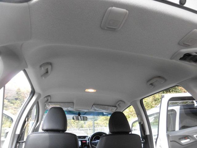 フィットハイブリッド Ｌパッケージ　ハーフレザーシート　純正ナビ　地デジＴＶ　Ｂｌｕｅｔｏｏｔｈ　ＤＶＤ再生　バックカメラ　ステアリングリモコン　クルーズコントロール　オートライト　オートエアコン　スマートキー　ＥＴＣ　禁煙車（28枚目）