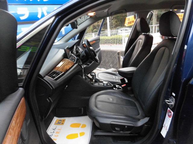 2シリーズ 218iアクティブツアラー ラグジュアリー ターボ インテリジェントセーフティー ブラックレザーシート 純正ナビ バックカメラ Bluetooth DVD再生 クリアランスソナー シートヒーター ミラー型ETC オートライト キーレス 禁煙車(9枚目)