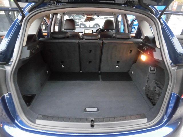 2シリーズ 218iアクティブツアラー ラグジュアリー ターボ インテリジェントセーフティー ブラックレザーシート 純正ナビ バックカメラ Bluetooth DVD再生 クリアランスソナー シートヒーター ミラー型ETC オートライト キーレス 禁煙車(14枚目)