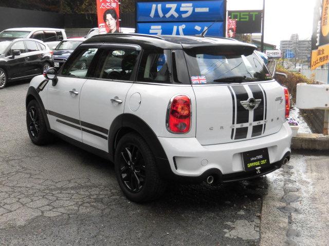 MINI クーパーSD クロスオーバー ナビゲーションパッケージ 後期モデル ディーゼルターボ メーカーオプションナビ フルセグTV Bluetooth バックカメラ USB接続 オートライト ルーフレール HIDヘッドライト 禁煙車(3枚目)