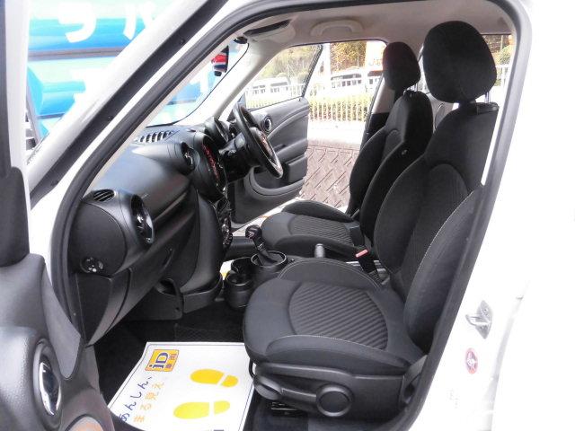 MINI クーパーSD クロスオーバー ナビゲーションパッケージ 後期モデル ディーゼルターボ メーカーオプションナビ フルセグTV Bluetooth バックカメラ USB接続 オートライト ルーフレール HIDヘッドライト 禁煙車(9枚目)