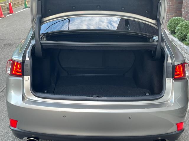 ＩＳ ＩＳ２５０　バージョンＬ　サンルーフ　タンレザー　フロントシートヒーター＆ベンチレーター　ＬＥＤヘッドランプ　純正ナビＴＶ　バックモニター（8枚目）