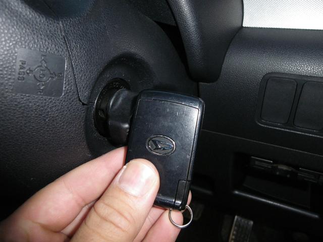 ムーヴコンテ カスタム　Ｘ　リミテッド　Ｔベルチェーン式　地デジ内蔵ナビ　バックカメラ　純正ＨＩＤライト　スマートキー　ＧＯＯ鑑定車（22枚目）