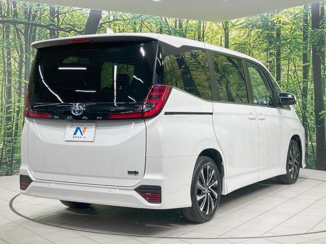 ノア ハイブリッドＳ－Ｚ　純正１０型ナビ　バックカメラ　両側電動ドア　快適利便　サイドステップ　衝突軽減　レーダークルーズ　禁煙車　電動リア　ハーフレザーシート　シートヒーター　１００Ｖ電源　コーナーセンサー　ＬＥＤヘッド（17枚目）
