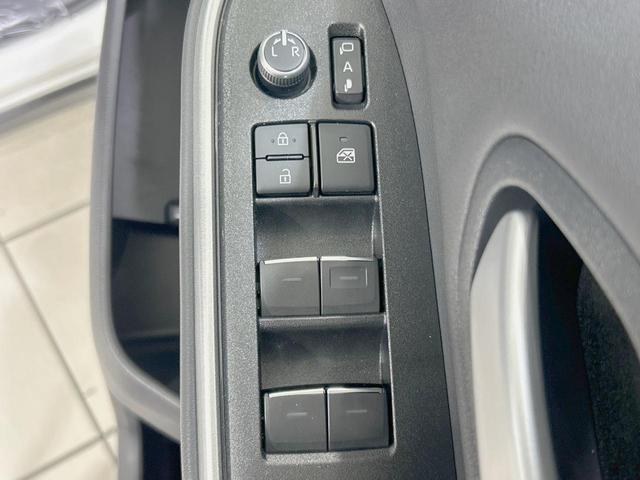 ノア ハイブリッドＳ－Ｚ　純正１０型ナビ　バックカメラ　両側電動ドア　快適利便　サイドステップ　衝突軽減　レーダークルーズ　禁煙車　電動リア　ハーフレザーシート　シートヒーター　１００Ｖ電源　コーナーセンサー　ＬＥＤヘッド（37枚目）